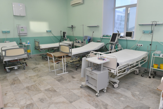 100 коек для лечения пациентов с COVID-19 развернуто в Прикамье за выходные дни
